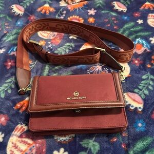 Handbag that holds smalll items including cell phone holder